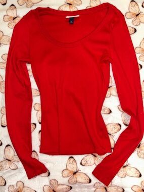 Universal Thread Red Long Sleeve Scoop Neck Top
